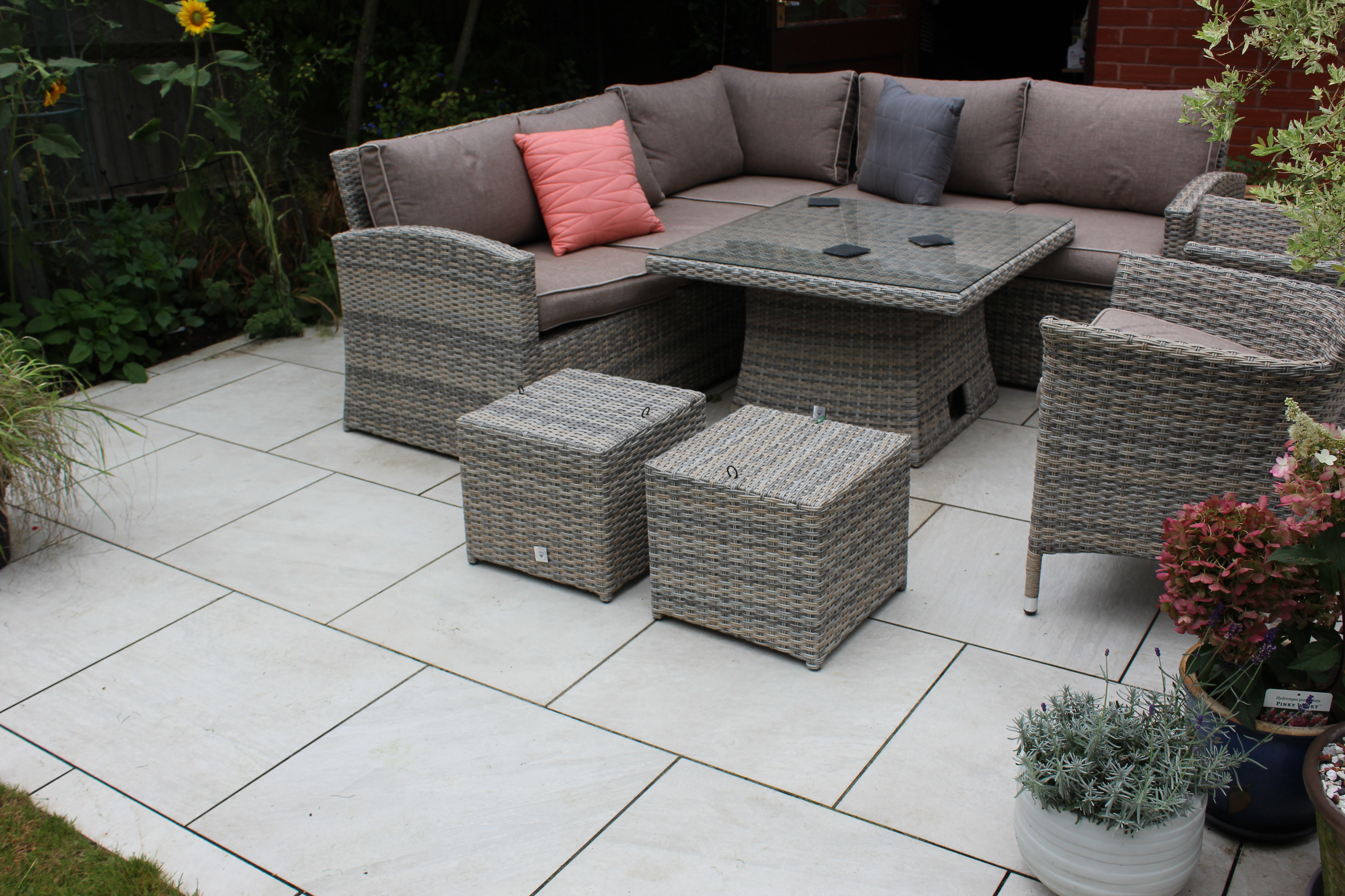 Grey porcelain paving used in an outside area. 