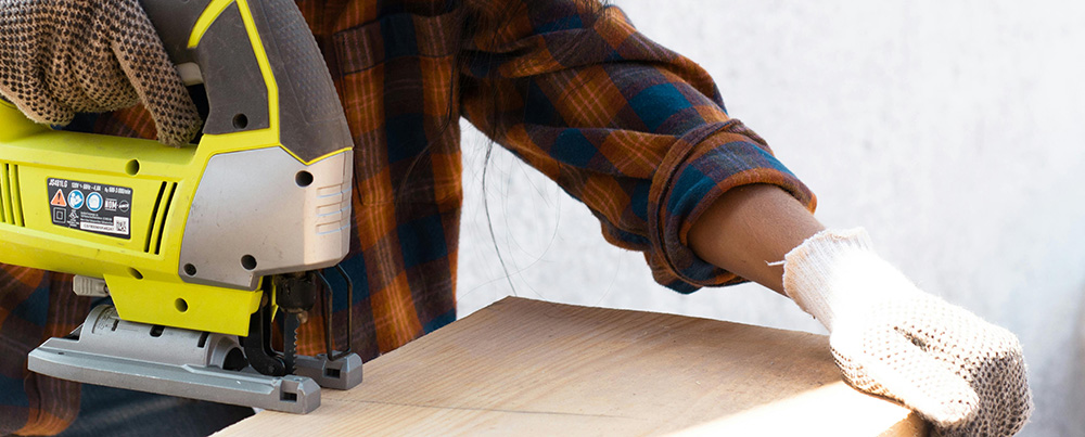 Plywood sheets are available in various thicknesses to suit different needs, from 6mm plywood to 18mm plywood.