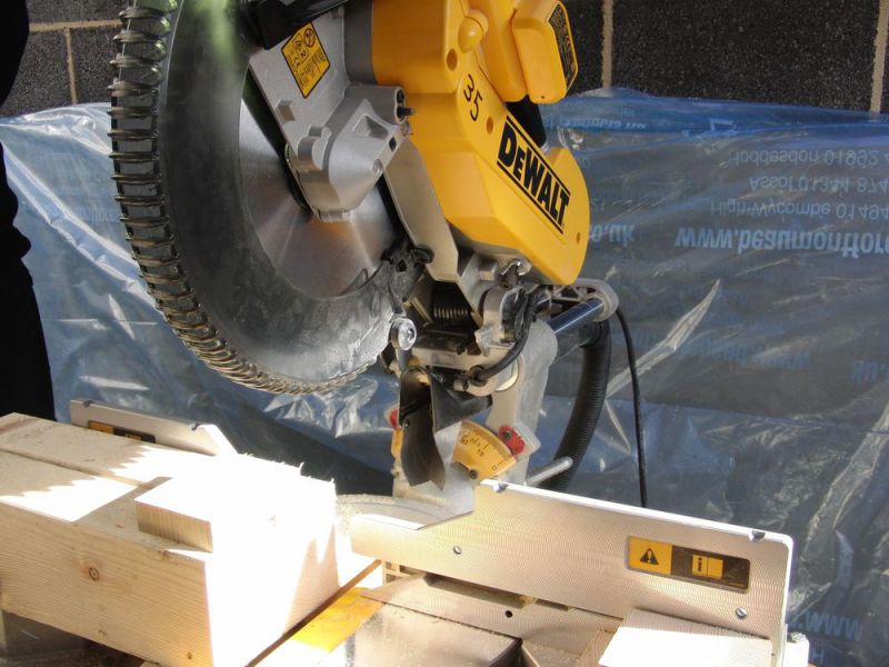 DeWalt Paneelsaegen-Set inkl. Untergest. DE7023 - DWS780KIT