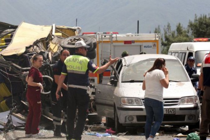Turchia, almeno 20 morti in un incidente stradale