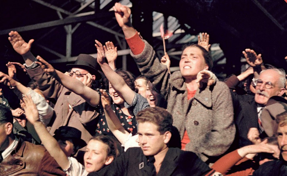 Processo Al Male: Hitler E I Nazisti Le rare foto a colori dei raduni nazisti scattate dal fotografo di