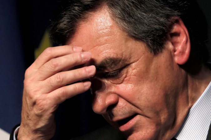 Francia: Fillon indagato per gli incarichi fittizi alla moglie