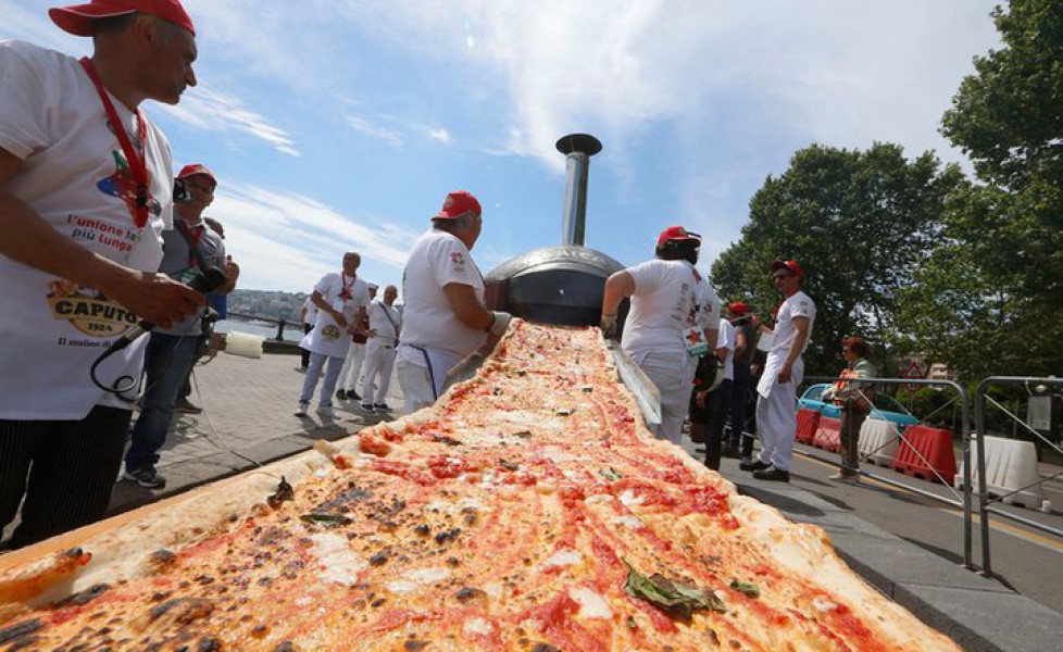 La pizza più lunga al mondo TPI La pizza più lunga al mondo TPI
