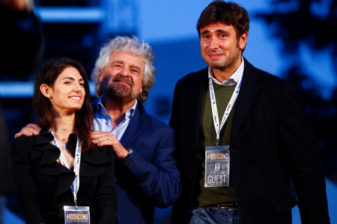 Inchiesta nomine, Virginia Raggi dai pm: cominciato l'interrogatorio