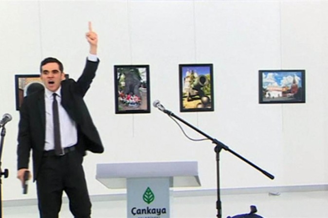 Video dell'uccisione dell'ambasciatore russo in Turchia