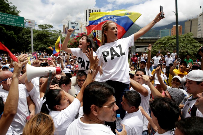 https://s3-eu-west-1.amazonaws.com/cdn.thepostinternazionale.it/files/uploads/venezuela-manifestazioni-maduro-orig_main.jpg
