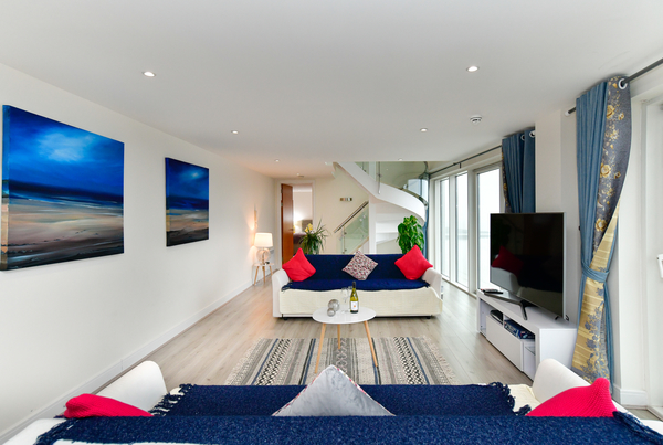 Another great Penthouse to add to our collection - Meridian Quay, Duplex