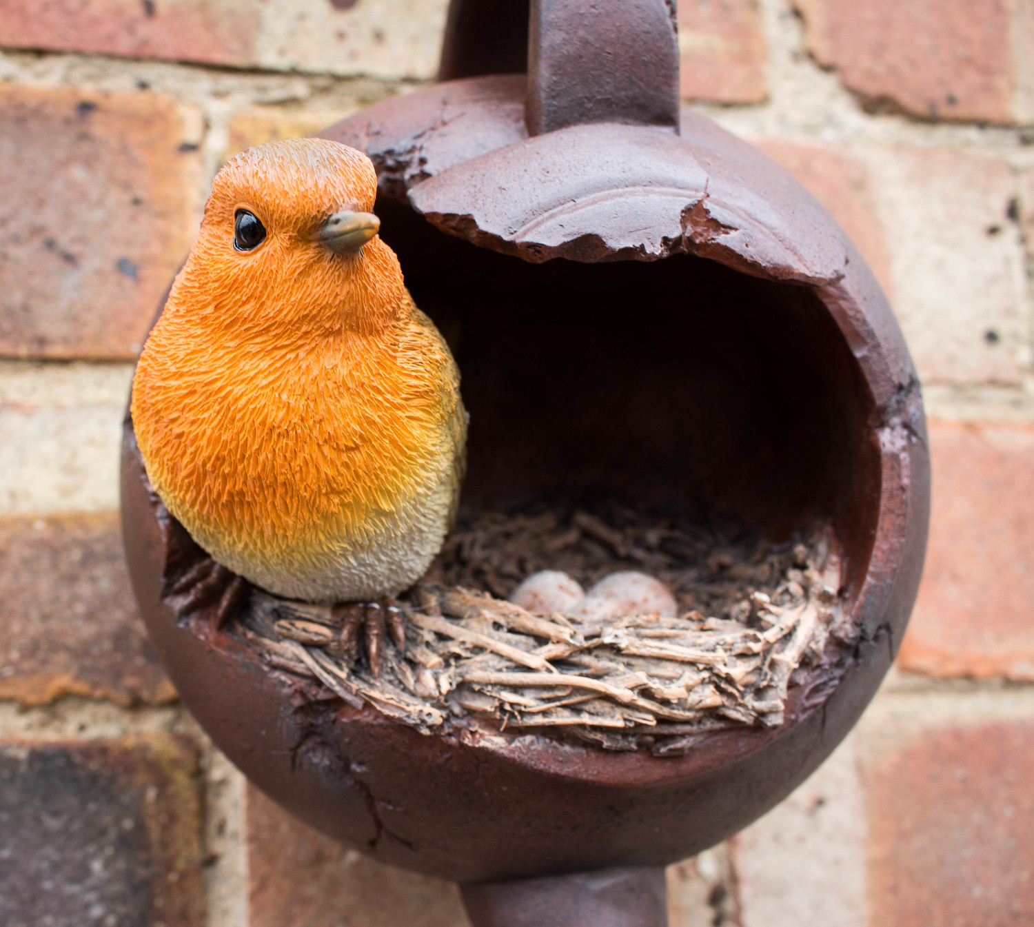 Robin teapot Paula B Garden Ornaments Northamptonshire Home Decor