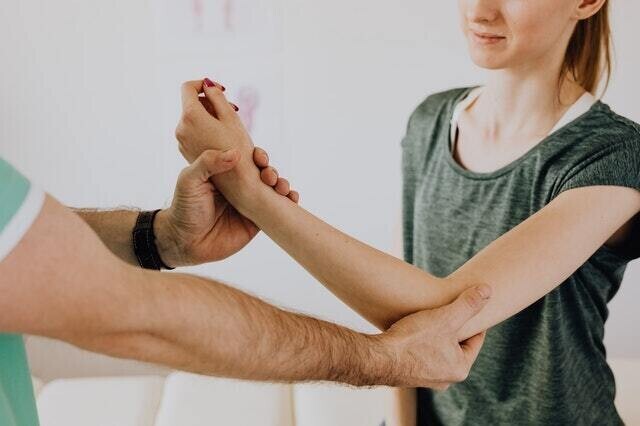 back pain, neck pain, sports massage, deep tissue, foot pain, sprains, ankle