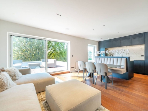 Holland Park Avenue