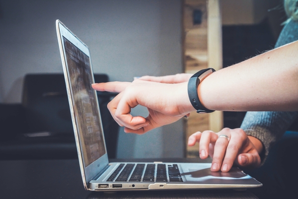 The Benefits Of Merging Online And Offline Marketing