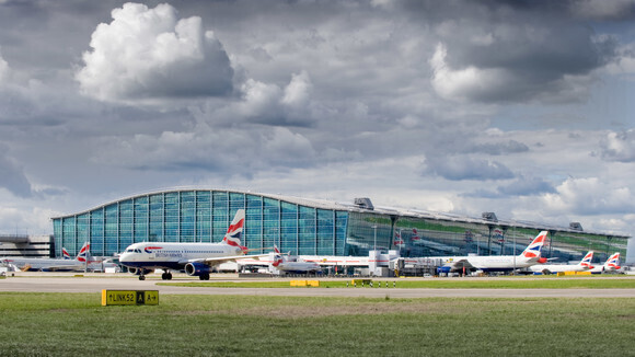 Minibus hire Heathrow Airport