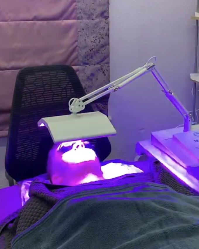 LED/ DERMABRASION