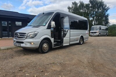 Minibus Hire in Gatwick Airports
