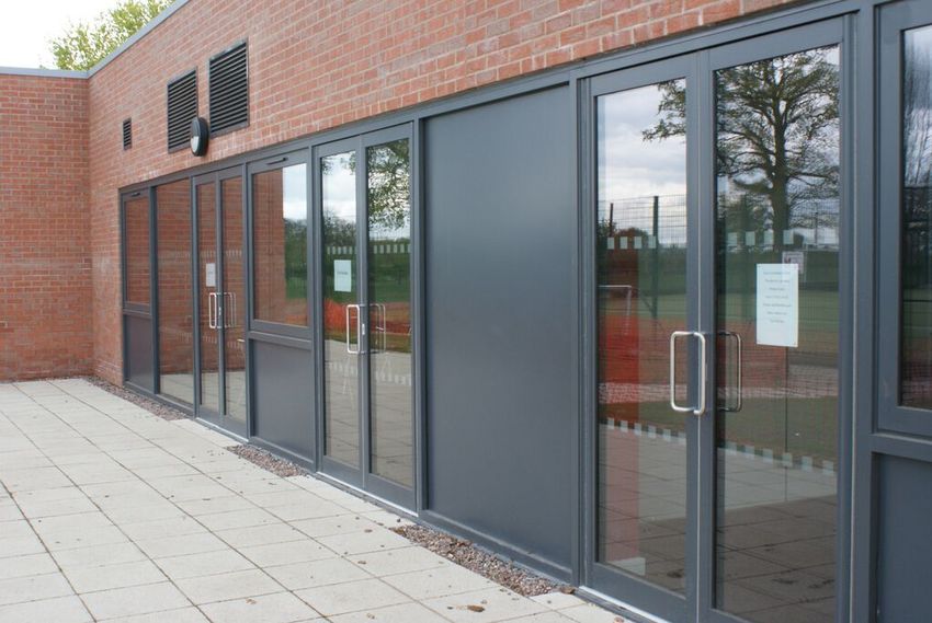 Aluminium door system