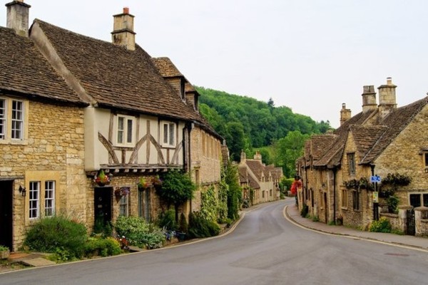 Taxis Bourton on the water, Taxis stow on the wold, Taxis in the costswolds