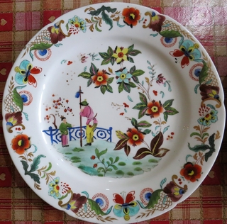 The unidentified but interesting ceramics box!