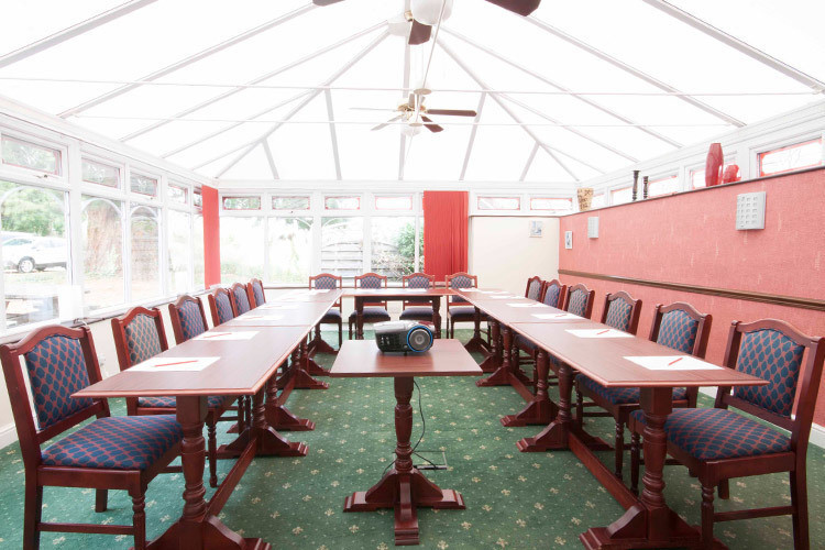 Hotel Burghfield, Hotel Theale, Hotel Reading
