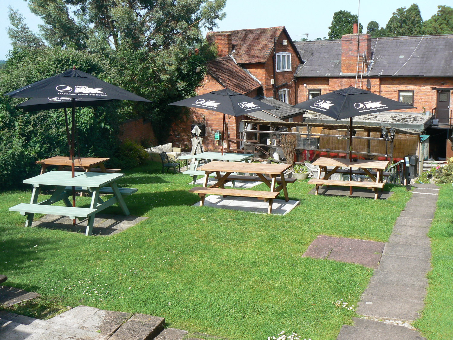 Gallery The Swan Inn Beer Garden Alvechurch Pub Alvechurch Ale
