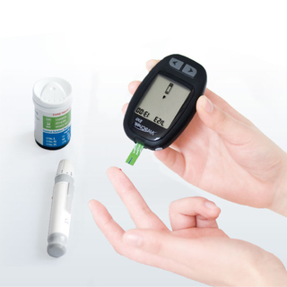 Control solution or blood sample? VivaChek knows the difference