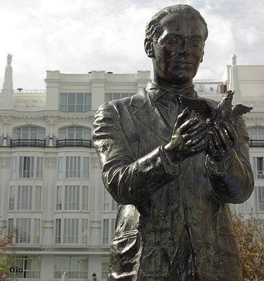 garcia-lorca_plaza-santa-ana-madrid-2