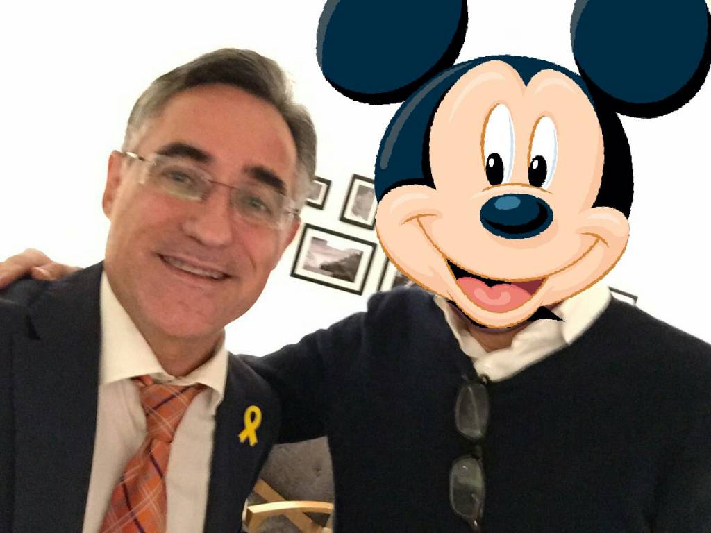 Tremosa asegura haber conseguido el reconocimiento de la República Catalana por parte de Disney.