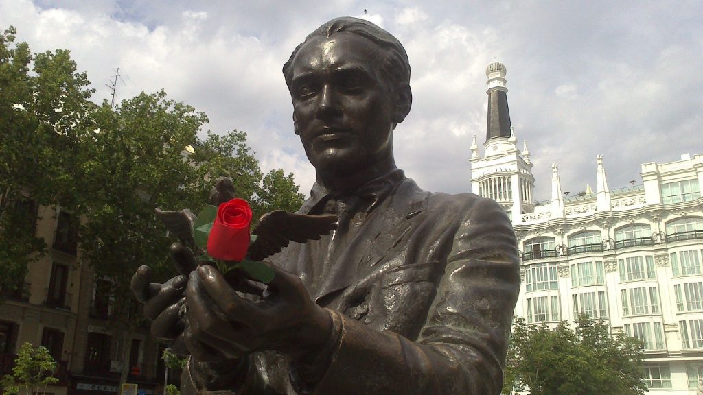 Federico García Lorca en la Plaza de Santa Ana