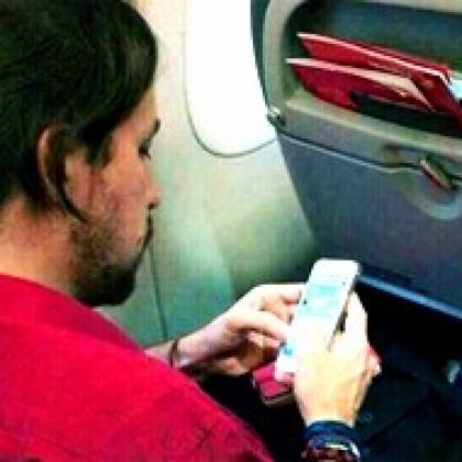 Pablo Iglesias viaja en business