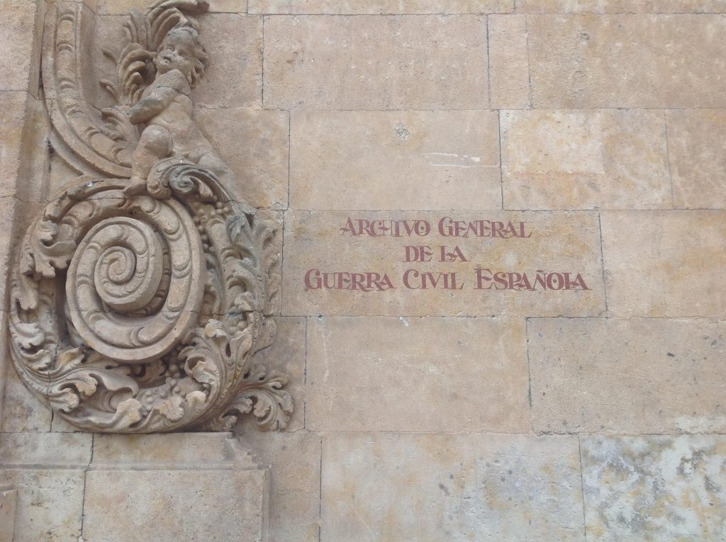 Detalle de la fachada del Archivo de Salamaca