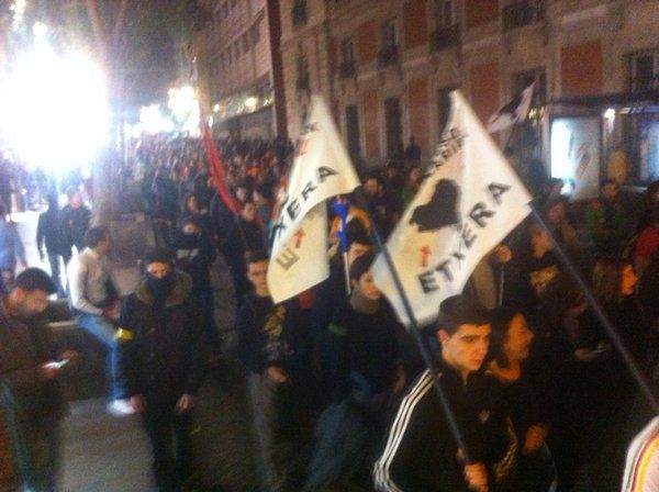 proetarras en la calle
