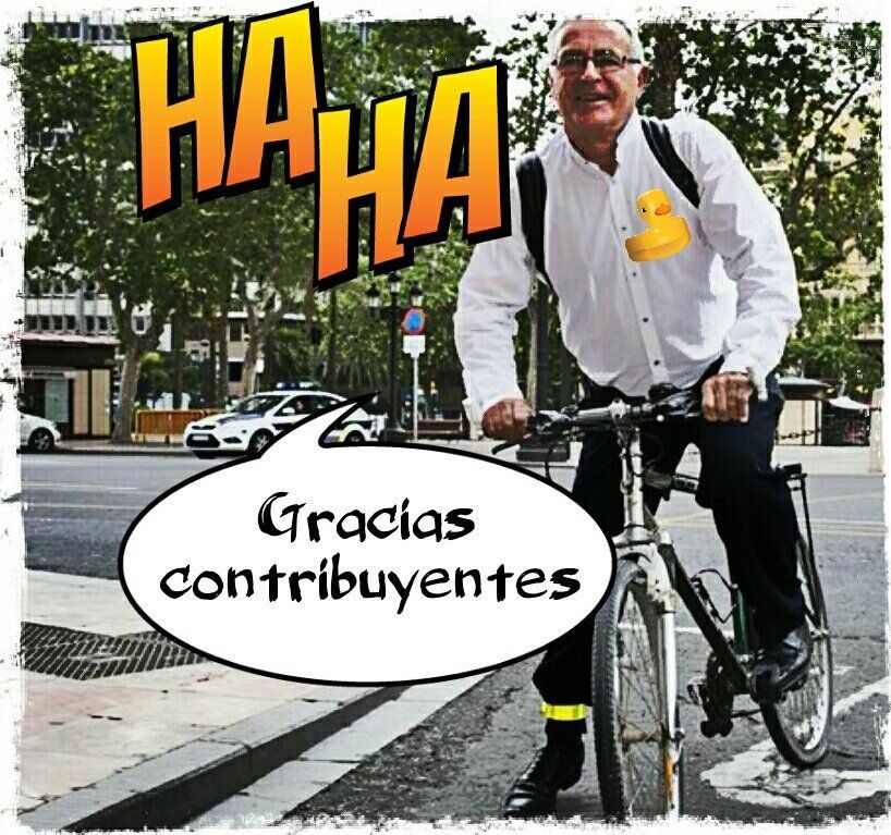 Cuando lo miras va en bicicleta. Cuando no, cuela al ayuntamiento facturas por viajes privados
