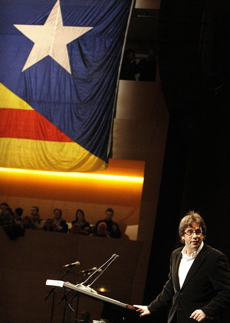 El 10,6% de los catalanes están en situación de pobreza extrema. Y mientras el poder ocupado en fuegos de artificio