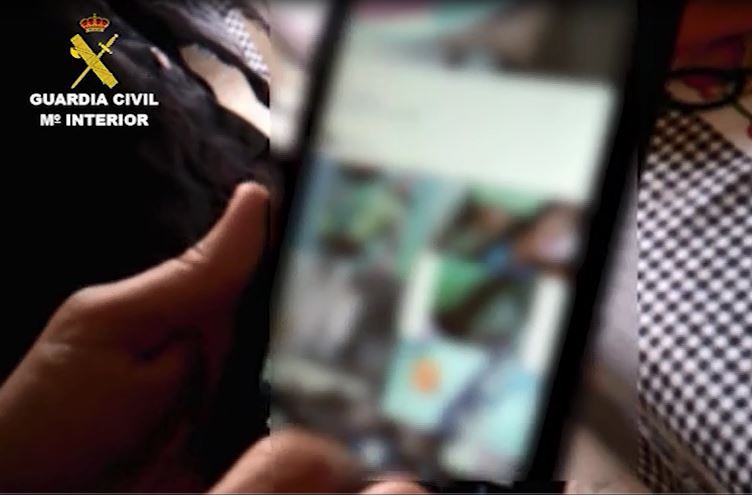 Ciberdepredador que obtuvo material pornográfico de mas de cien niñas, detenido por la Guardia Civil en Toledo
