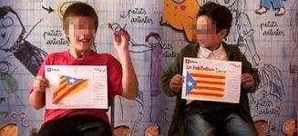 ninos-mostrando-esteladas