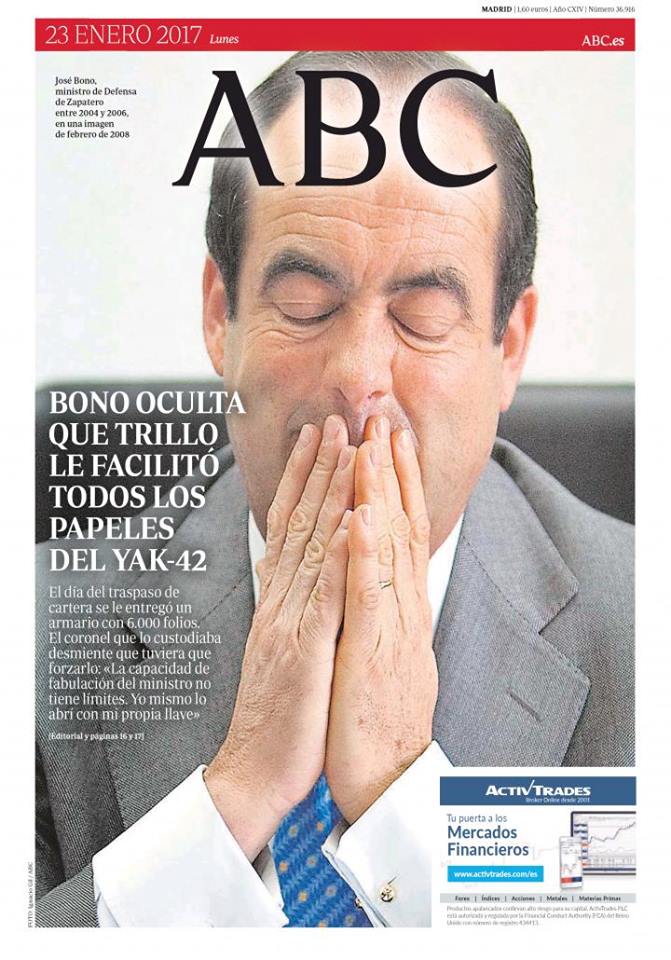Portada ABC con José Bono y los papeles oficiales del Yak-42