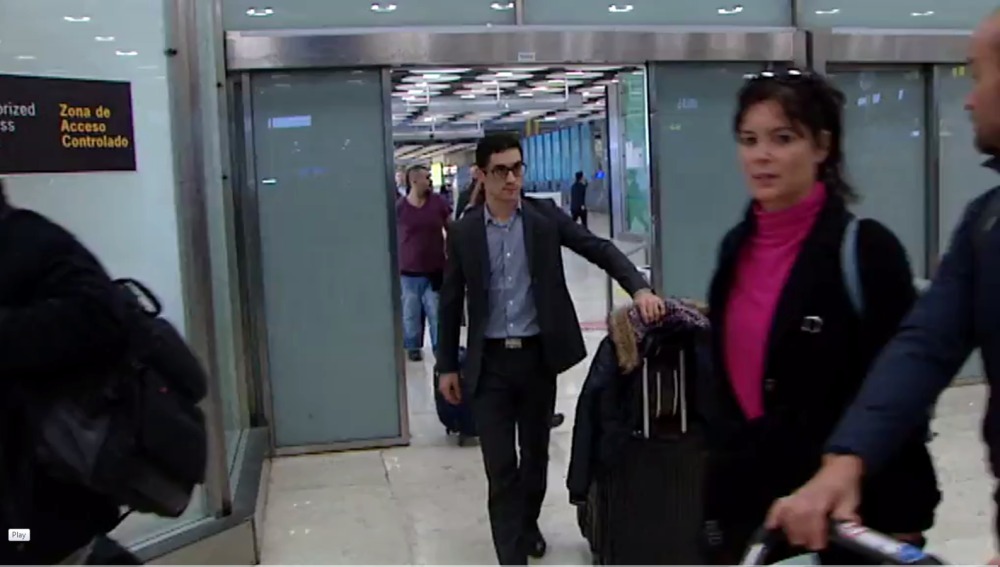 A Javier Fernández no le espera nadie a su llegada a españa.