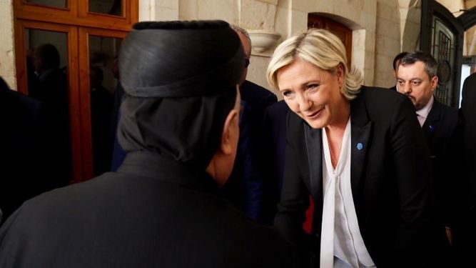 Le Pen se niega a llevar velo para reunirse con el gran mufti de Líbano