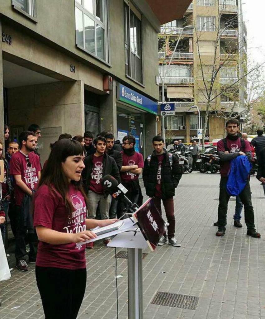 ha participado en el ataque fascista de hoy a la sede del PPC. Atención al micro utilizado por los asaltantes