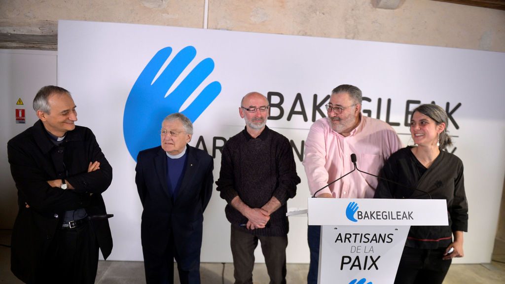 Matteo Zuppi, Harold Good, Mixel Berrokohrigan, Michel Tubiana y Araiz Funesas