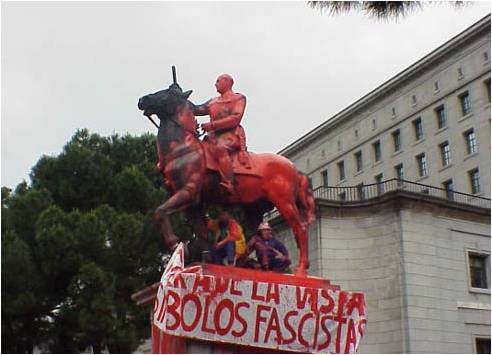 Fuera de la vista símbolos fascistas