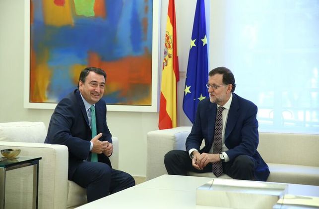 Rajoy bailando el aurresku