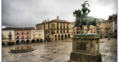 En compañía de Pizarro, la Leyenda Negra y la Torta del Casar. Por Manuel Artero En compañía de Pizarro, la Leyenda Negra y la Torta del Casar. Por Manuel Artero
