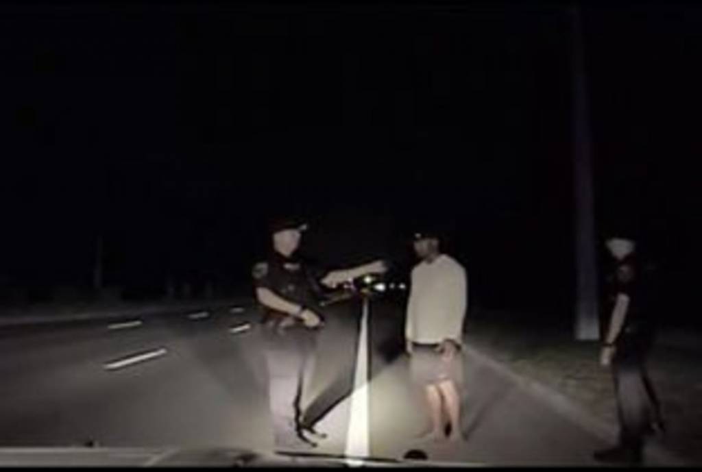 Así fue detenido Tiger Woods por la policía .