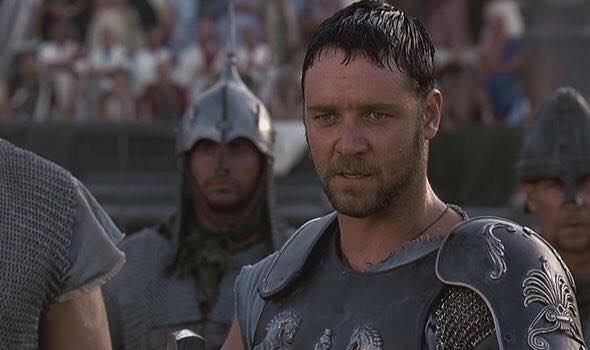 RUSSEL CROWE como Máximo Décimo Meridio