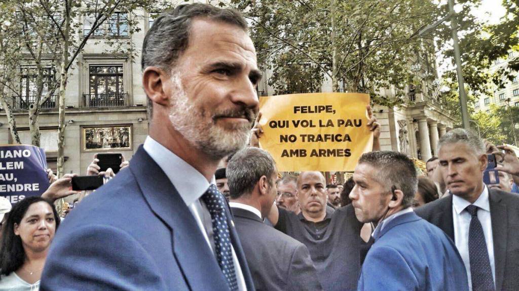 Comparto con vosotros, estimados amigos, este soneto acróstico, en desagravio y homenaje al Rey don Felipe VI