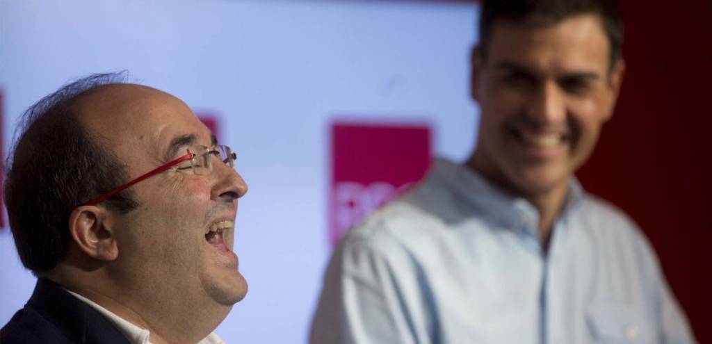 De Granada a Barcelona . Sánchez quiere dar a Cataluña más derechos que a otras regiones