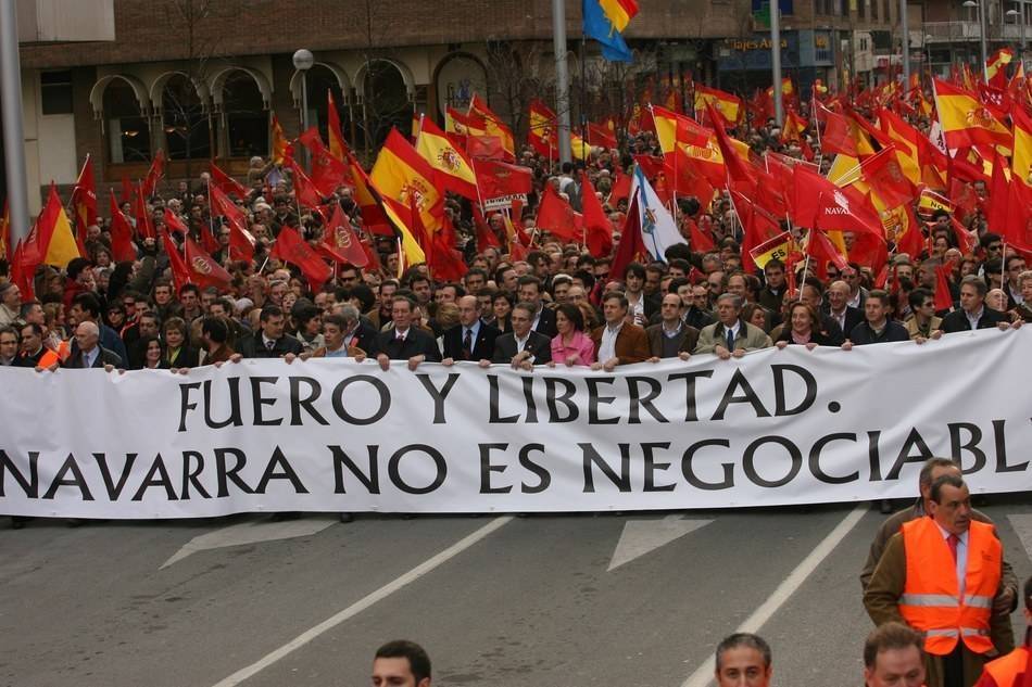 Desgraciadamente, encontrar una bandera de Navarra a la venta en Pamplona en ocasiones puede ser una misión imposible.