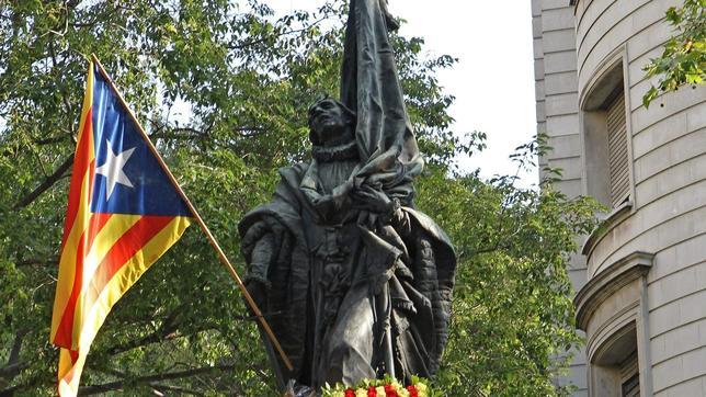 Los descendientes de Rafael de Casanova celebran una diada no independentista