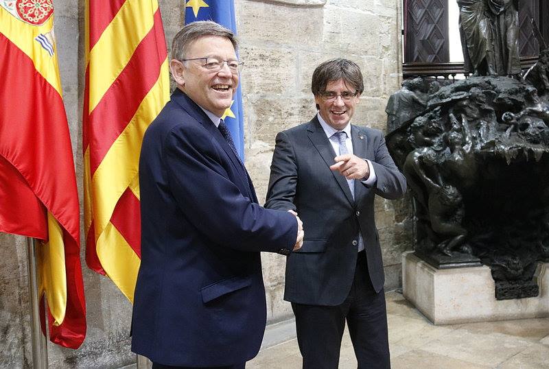 España y la identidad española les importa un huevo, a estos y a los otros.