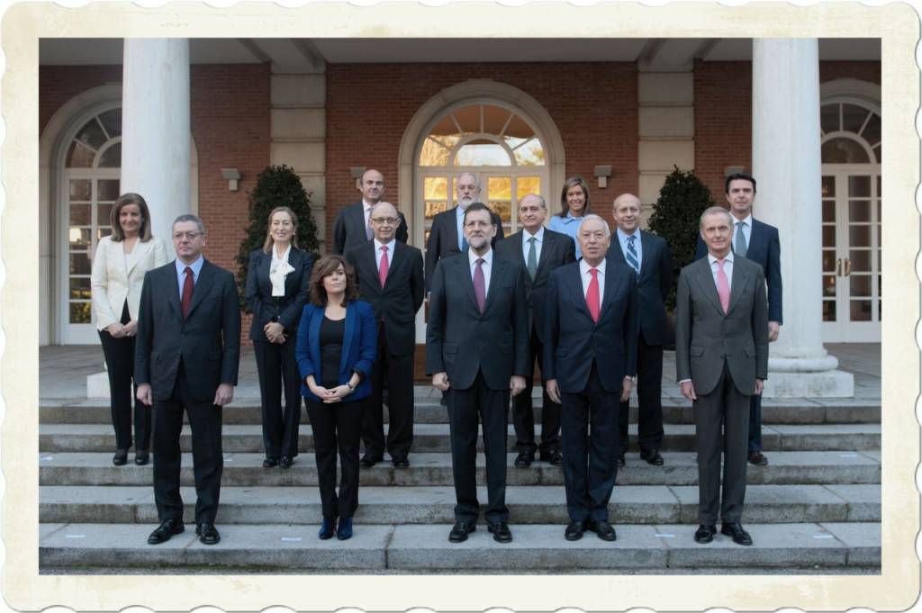 Rajoy posa ante los medios de comunicación en el exterior del Palacio de...